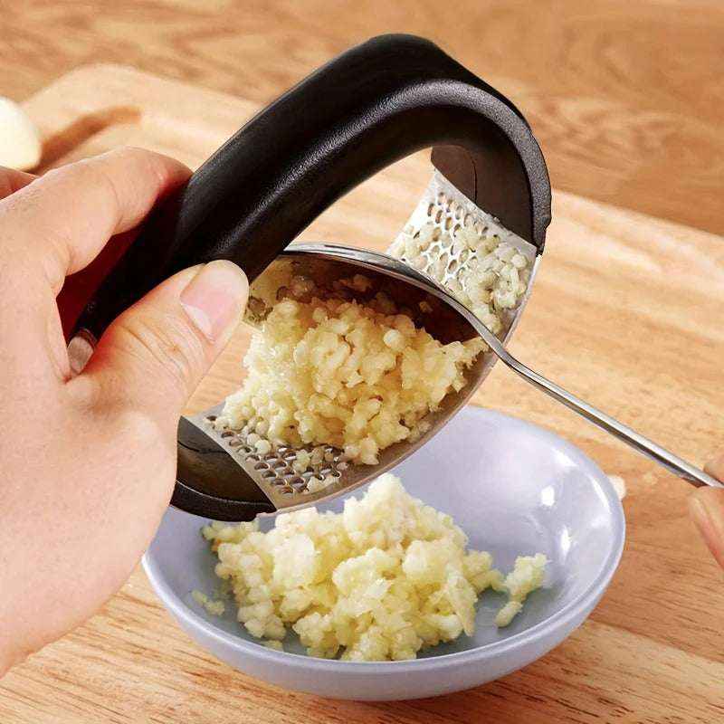Stainless Steel Garlic Press – Heavy-Duty Manual Crusher & Mincer Tool